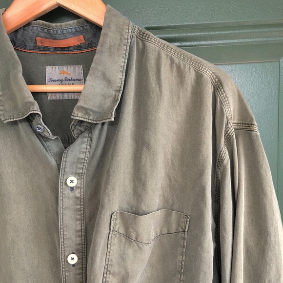Tommy Bahama Other - Tommy Bahama lightweight tencel blend button down Tommy Bahama Other - Tommy Bahama lightweight tencel blend button down
